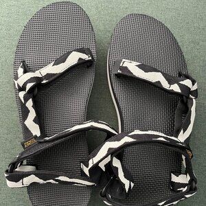 Teva Flatform Universal Sandal NWOT